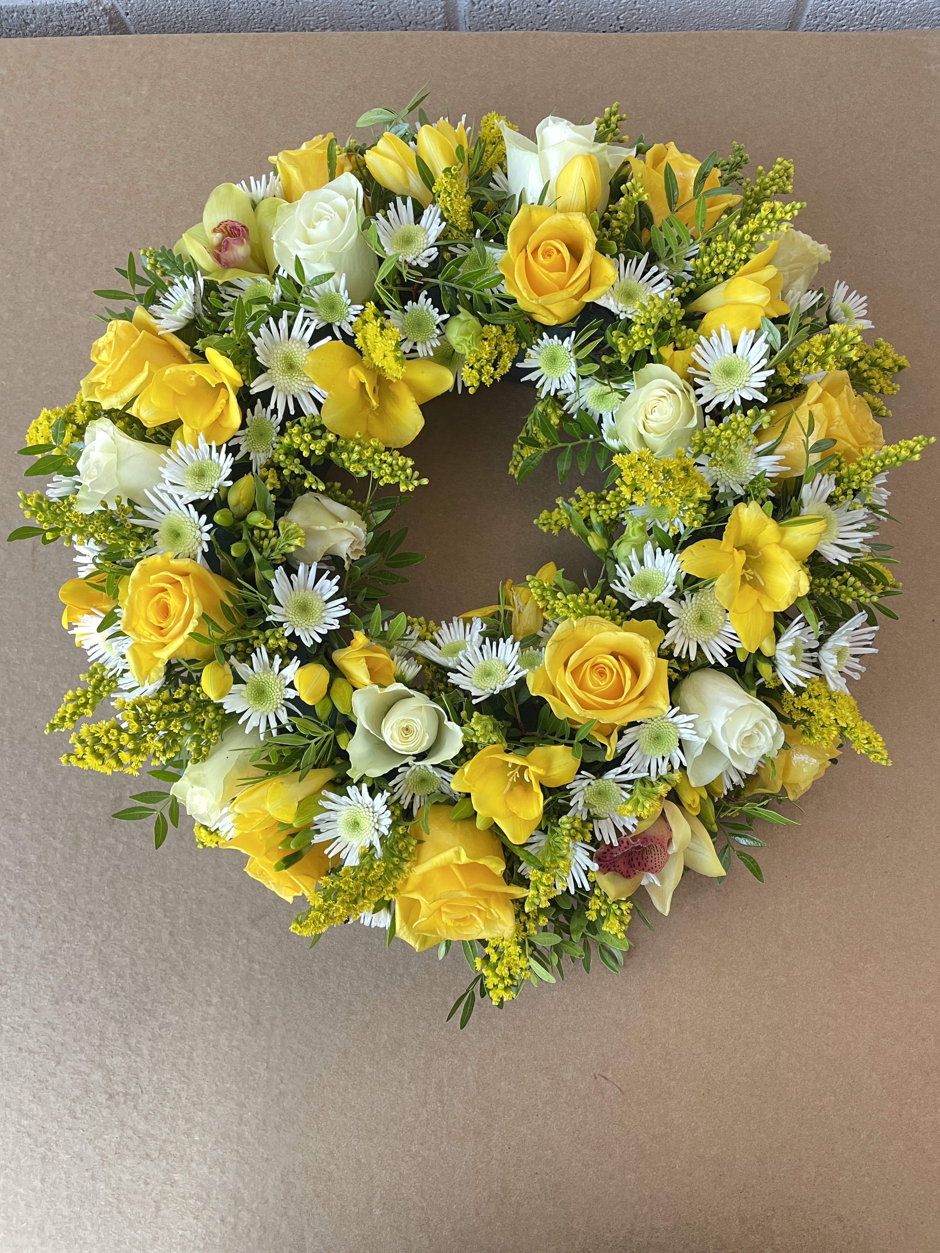 Scented Yellow Wreath